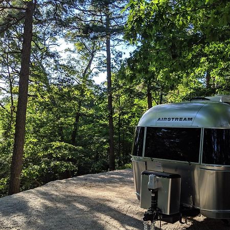 Airstream Caravel 2020 Loblolly Pines Adventure Camp Hotell Eureka Springs Eksteriør bilde