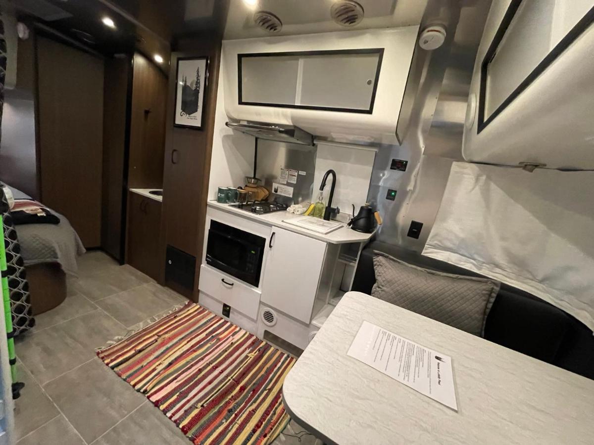 Airstream Caravel 2020 Loblolly Pines Adventure Camp Hotell Eureka Springs Eksteriør bilde